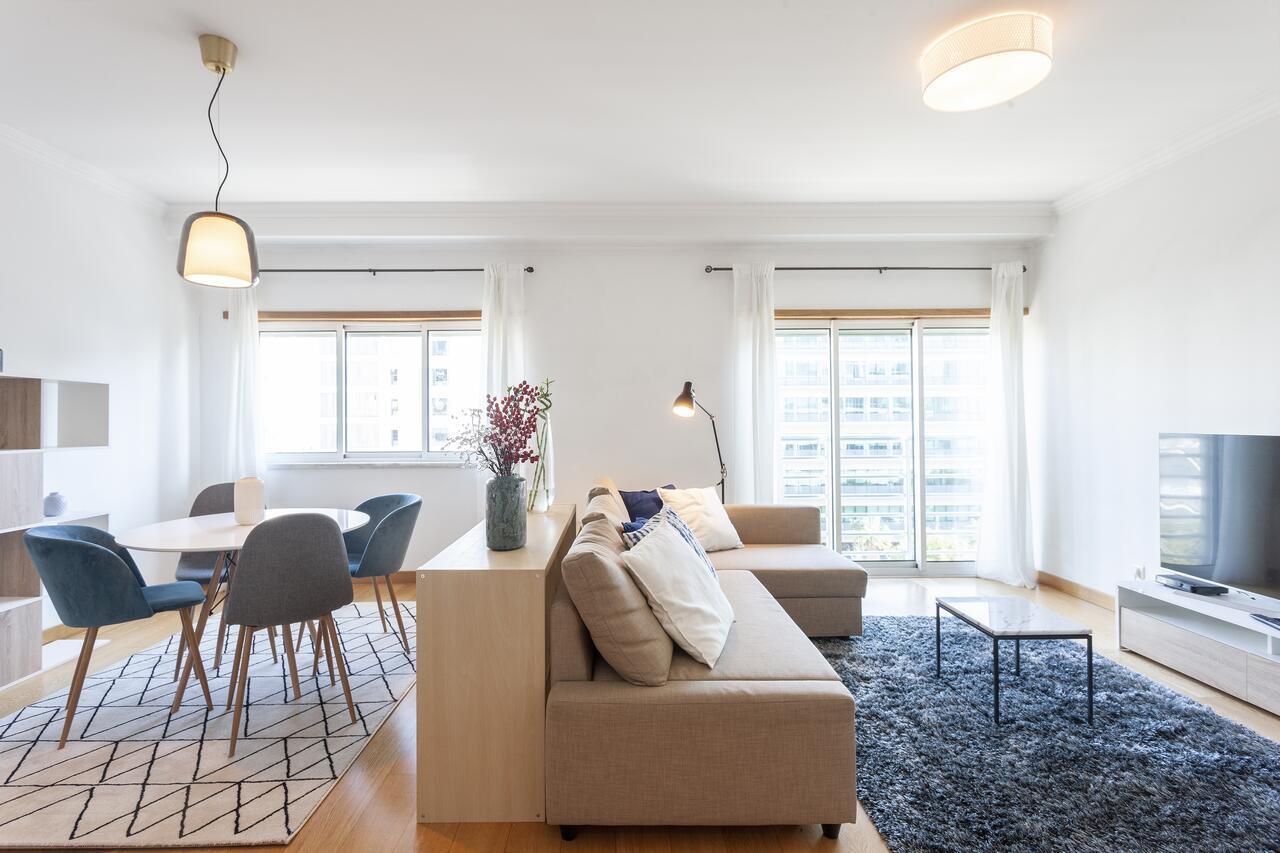 Orient - Modern, Spacious And Sunny! By The River! * Lisbona