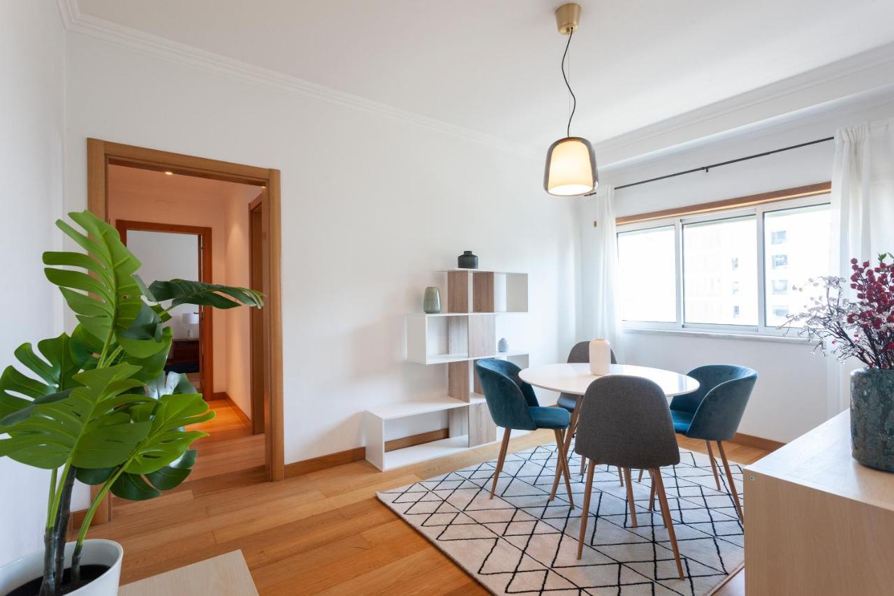 Orient - Modern, Spacious And Sunny! By The River! Lisbona