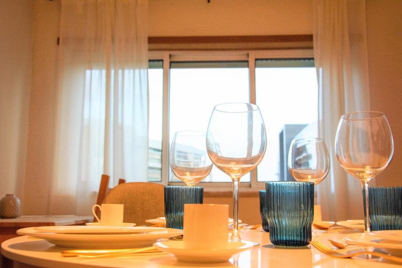 Appartamento Orient - Modern, Spacious And Sunny! By The River! *